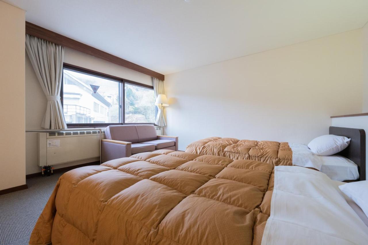 Shiga Kogen Olympic Hotel Яманоуті Екстер'єр фото